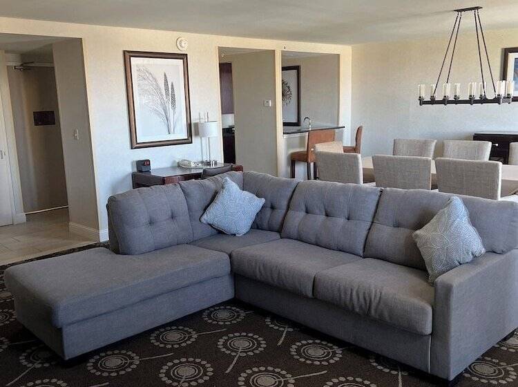 Отель Wyndham Midland Downtown