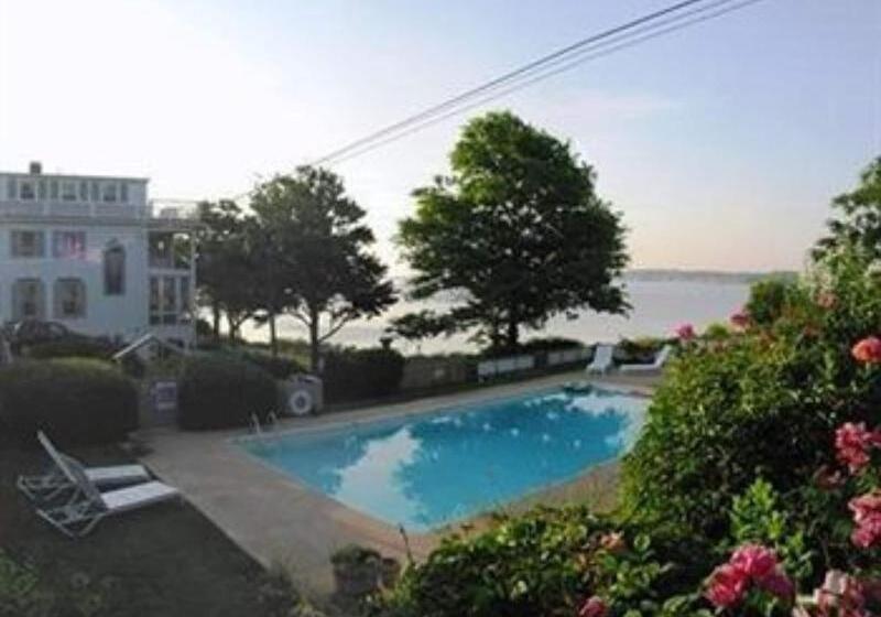 فندق Yankee Clipper Inn