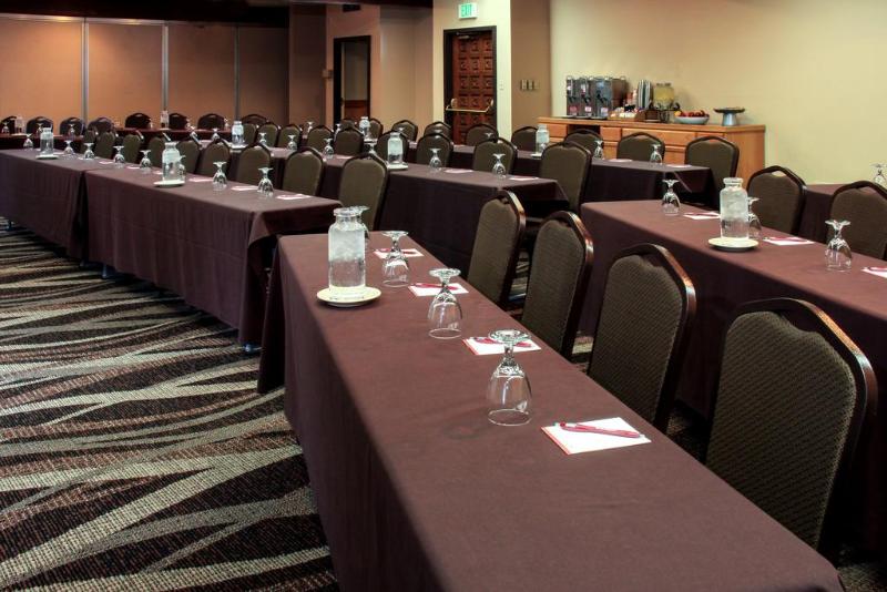 فندق Yellowstone Park Inn & Suites