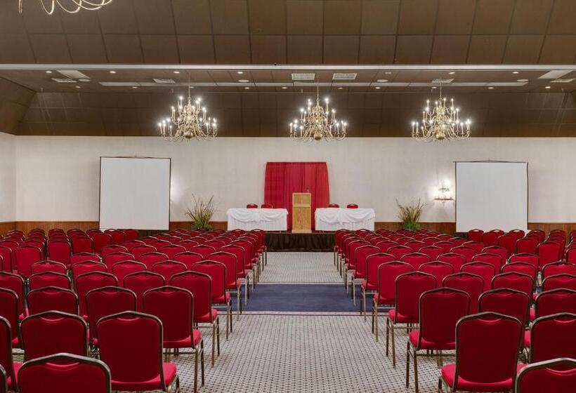 Y O Ranch Hotel And Conference Center