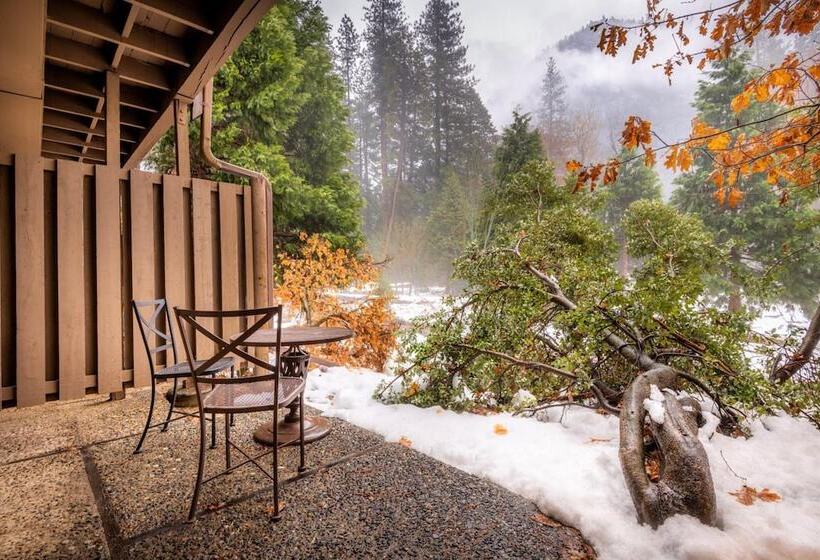 Отель Yosemite Valley Lodge
