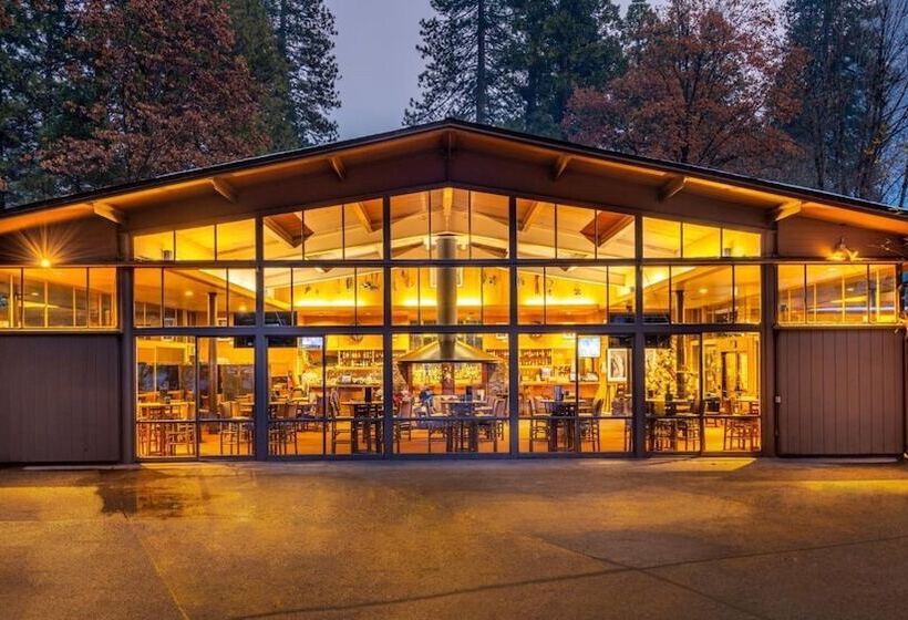 Отель Yosemite Valley Lodge