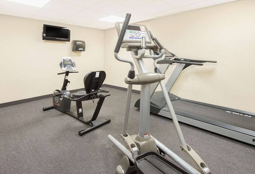 Microtel Inn & Suites By Wyndham Quincy Downtown   River Area