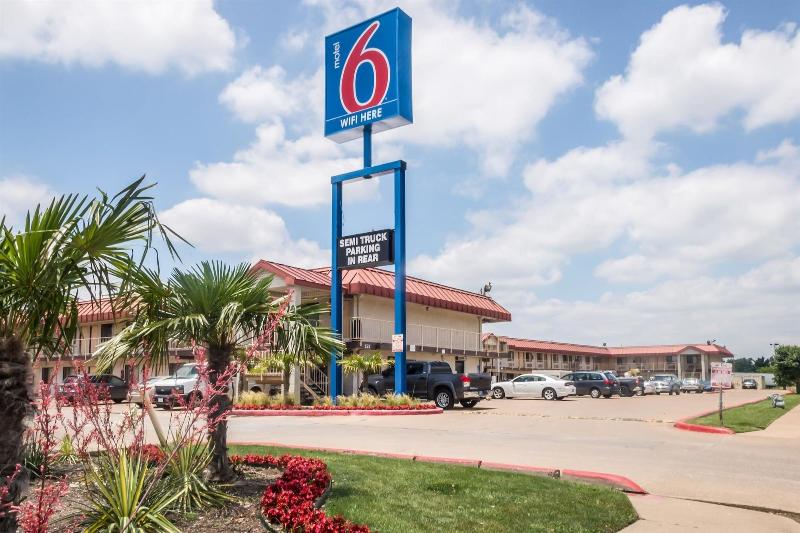 Motel 6mesquite, Tx  Rodeo  Convention Ctr
