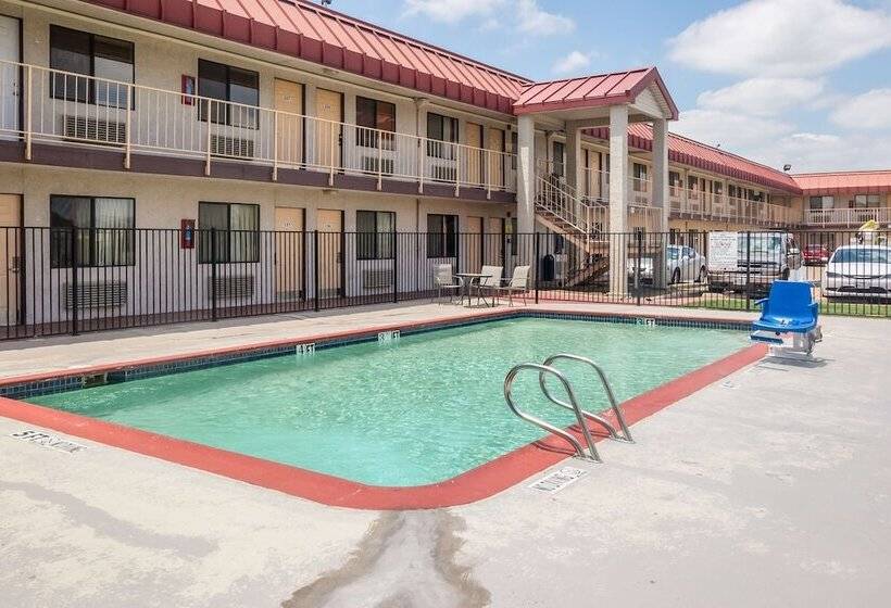 Motel 6mesquite, Tx  Rodeo  Convention Ctr