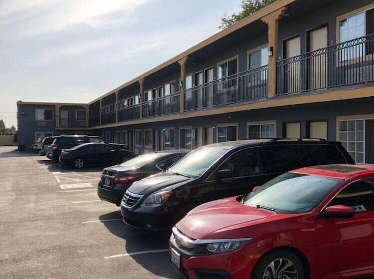 모텔 American Inn & Suites Lax