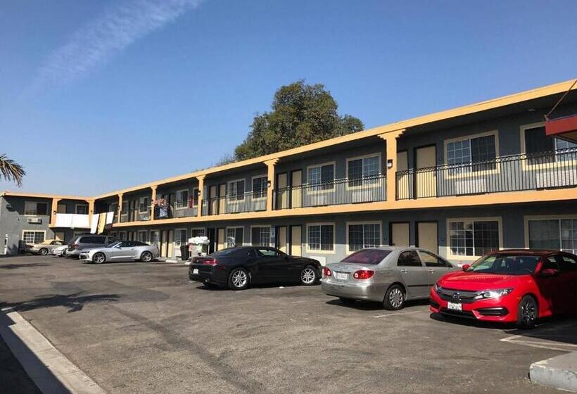 모텔 American Inn & Suites Lax