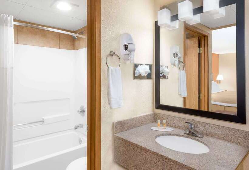 فندق على الطريق Days Inn By Wyndham Ames