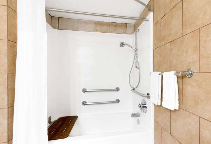 فندق على الطريق Days Inn By Wyndham Ames