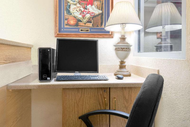 فندق على الطريق Days Inn By Wyndham Ames