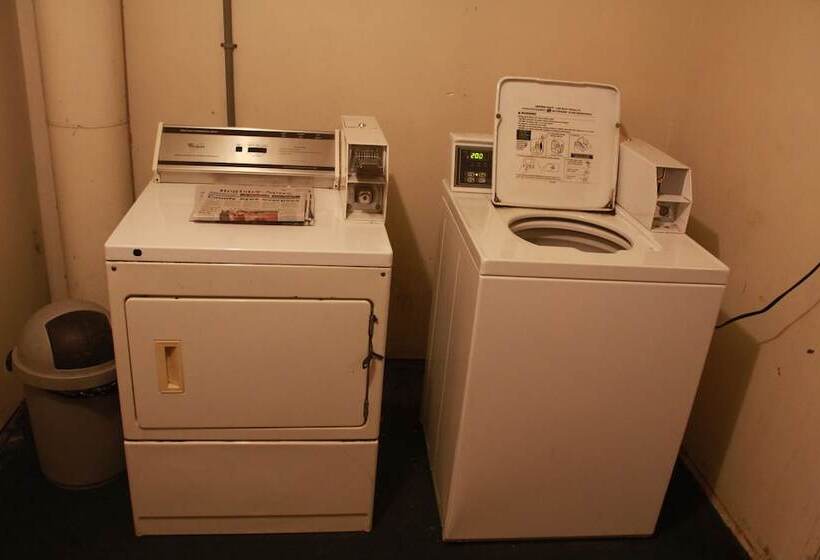 فندق على الطريق Royal Inn