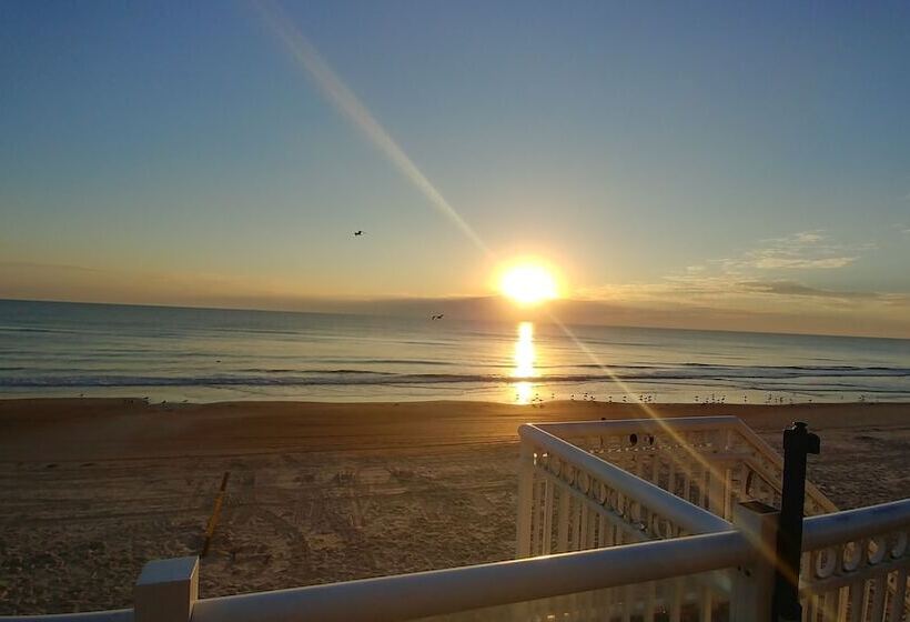 Мотель Tropical Winds Resort