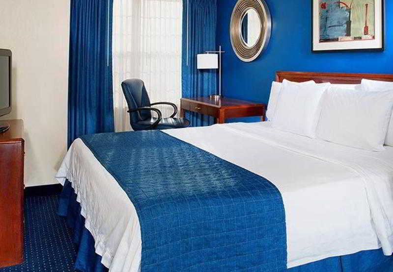 اقامتگاه Sonesta Es Suites Ann Arbor