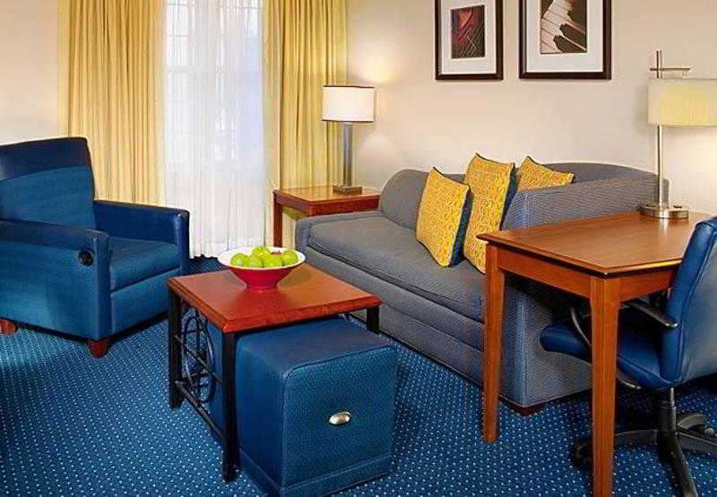 اقامتگاه Sonesta Es Suites Ann Arbor