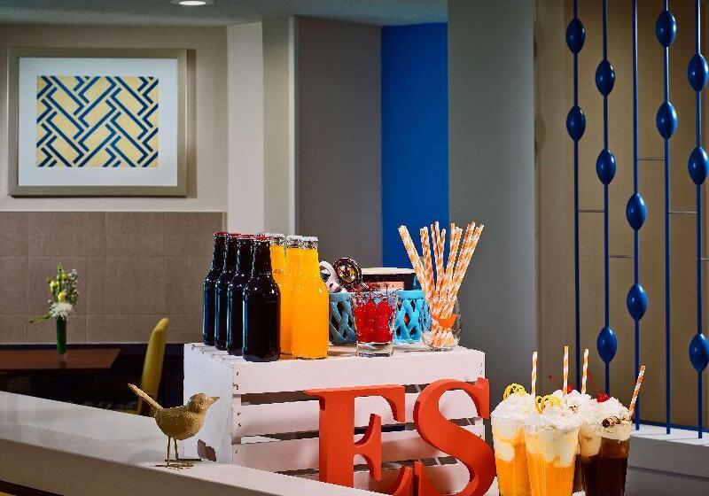 اقامتگاه Sonesta Es Suites Ann Arbor