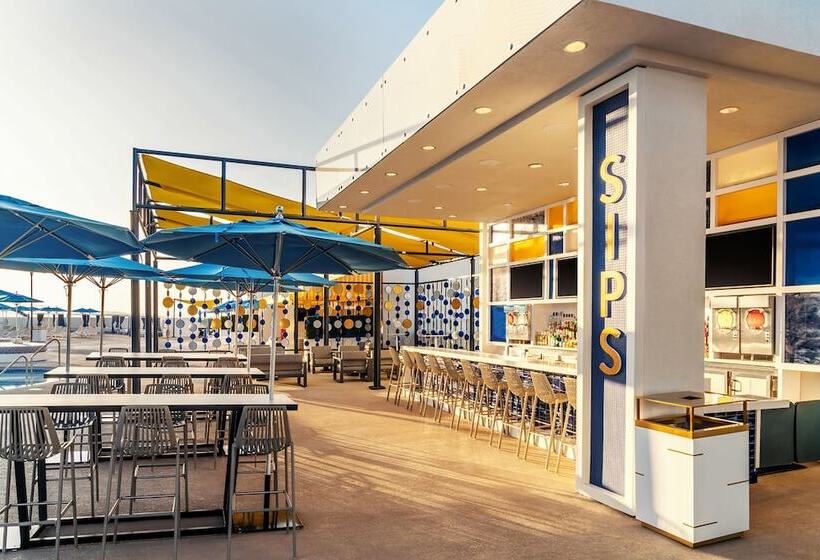 리조트 The Strat Hotel, Casino & Tower