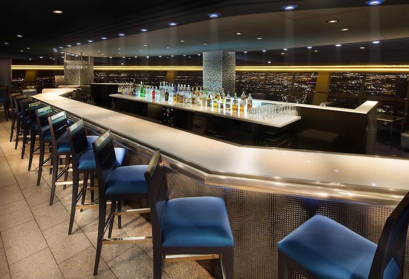 استراحتگاه The Strat Hotel, Casino & Tower