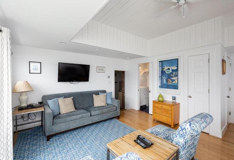 The Masthead Resort