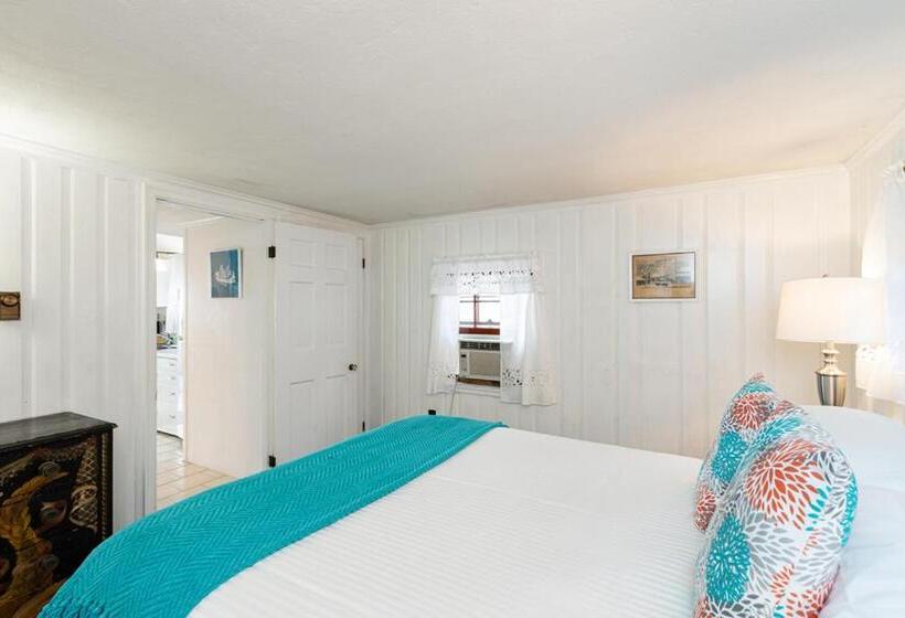 The Masthead Resort
