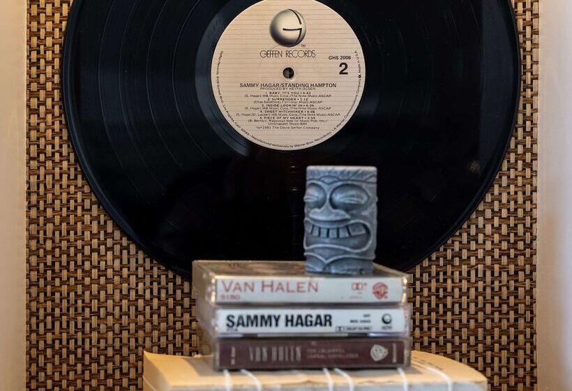 The Waterfront Beach Resort, A Hilton