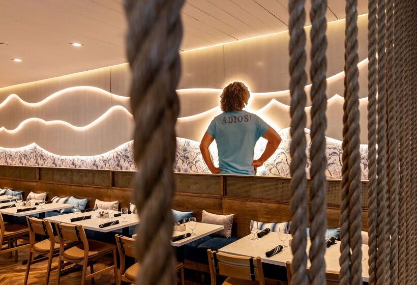 The Waterfront Beach Resort, A Hilton