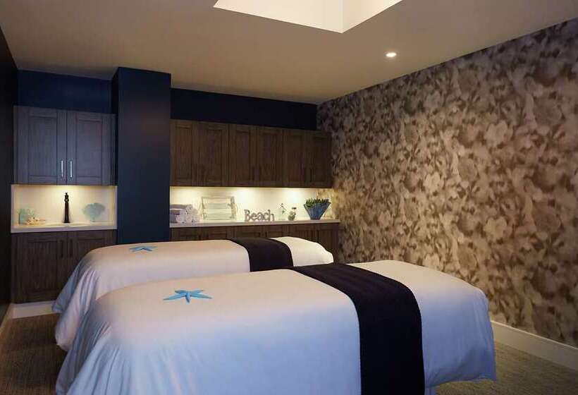 The Waterfront Beach Resort, A Hilton