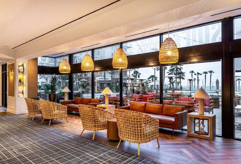 The Waterfront Beach Resort, A Hilton