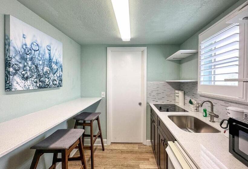 Thunderbird Beach Resort