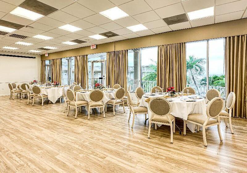 Thunderbird Beach Resort