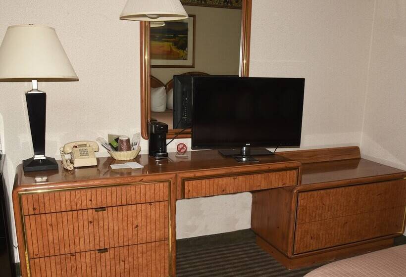 Thunderbird Motel