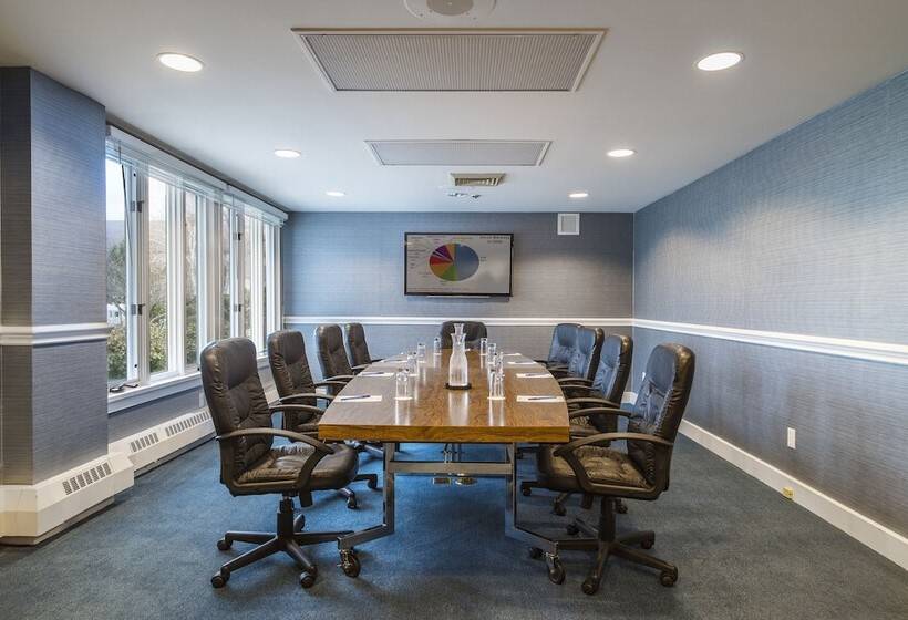 Water's Edge Resort & Spa