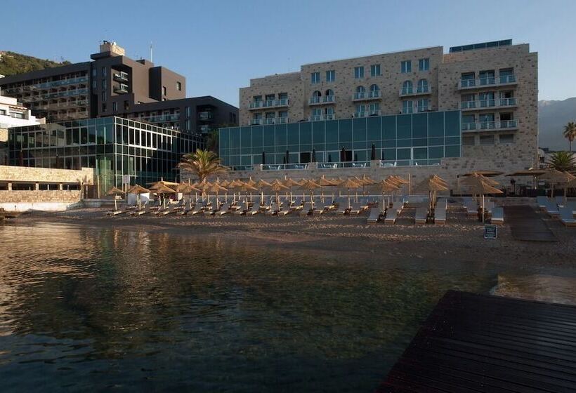 Avala Resort & Villas