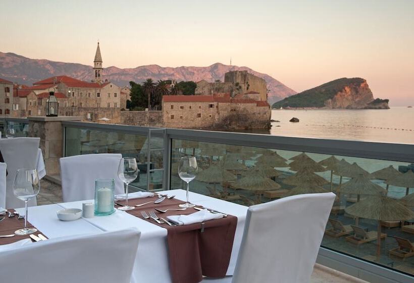 Avala Resort & Villas