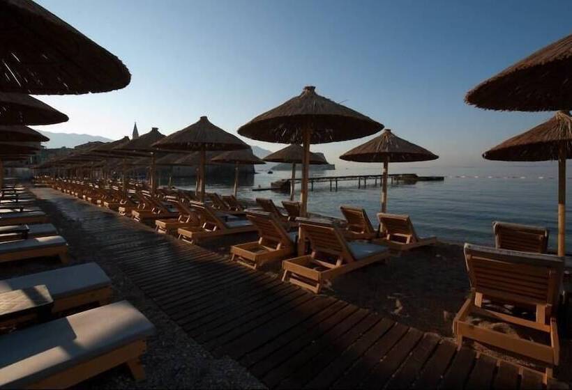 Avala Resort & Villas