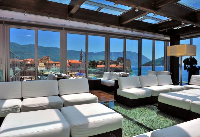 Avala Resort & Villas