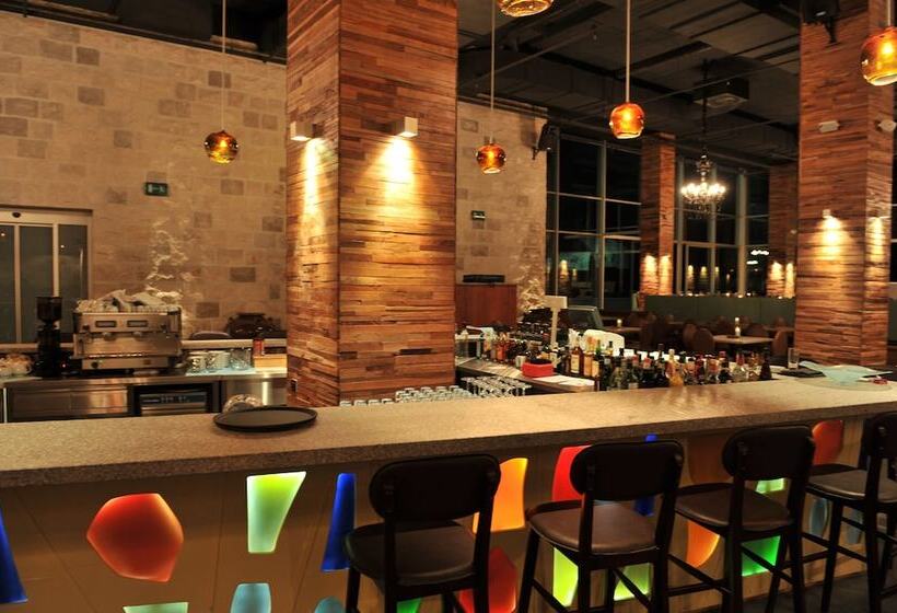 Avala Resort & Villas