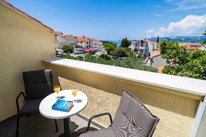 Bacan Serviced Apartments