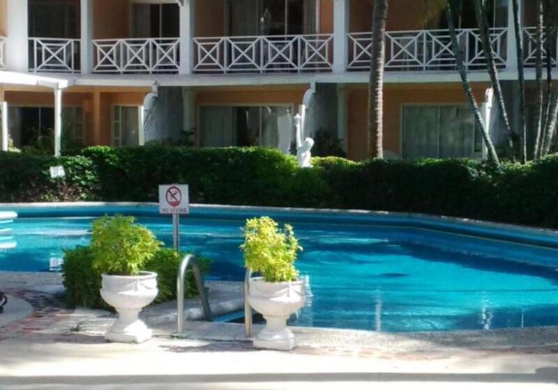 Coco Reef Resort and Spa