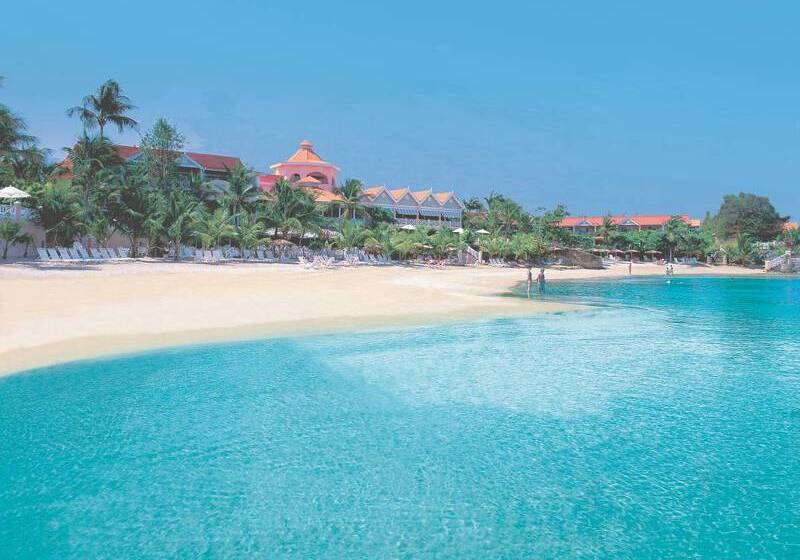 Coco Reef Resort and Spa