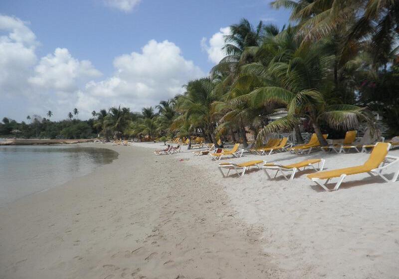 Coco Reef Resort and Spa