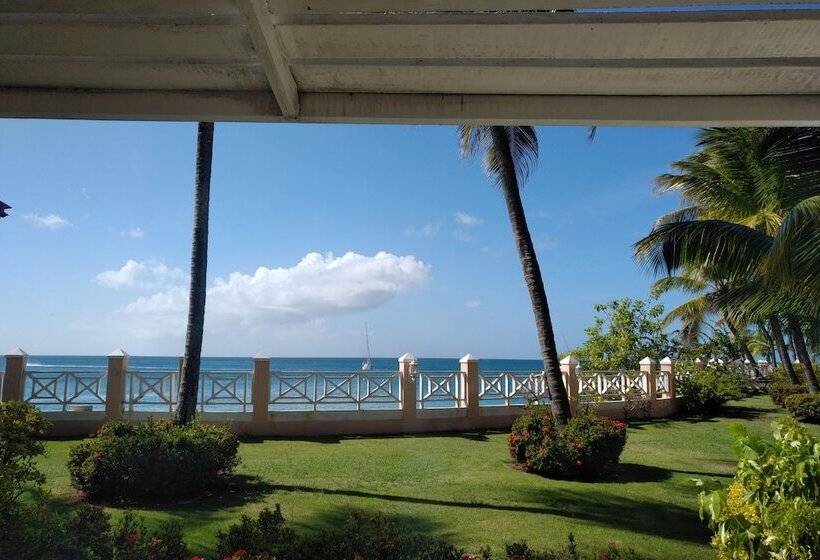 Coco Reef Resort and Spa