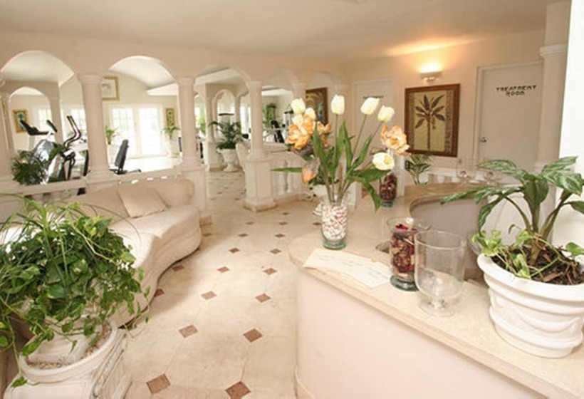 Coco Reef Resort and Spa