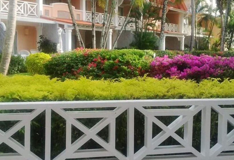 Coco Reef Resort and Spa