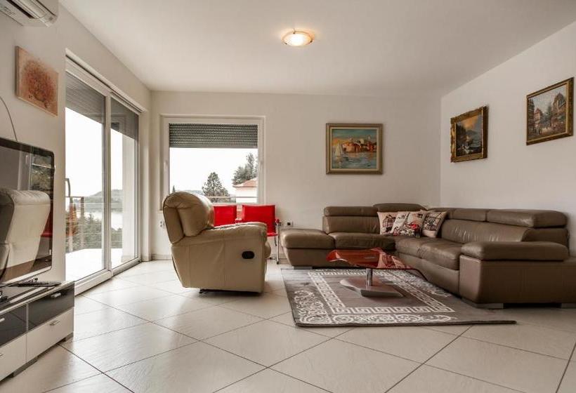 Heart Of Strunjan Apartments Al