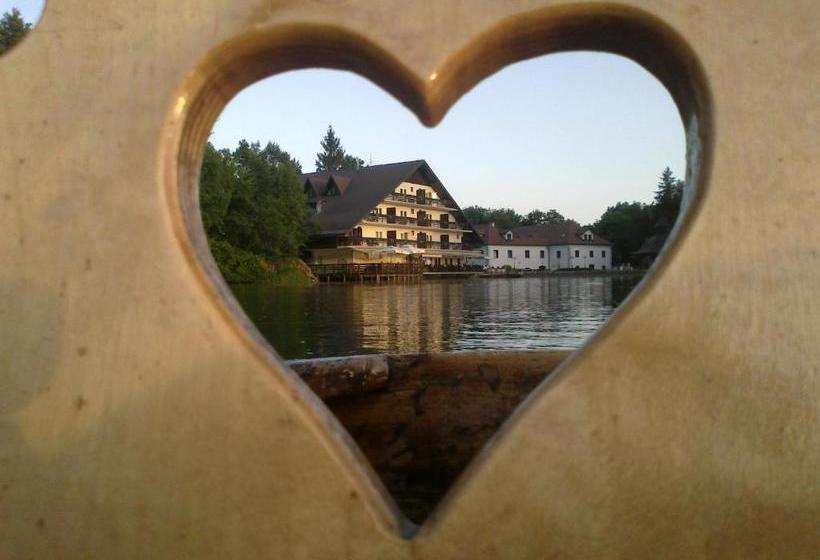 هتل Alma & Castle Hrib