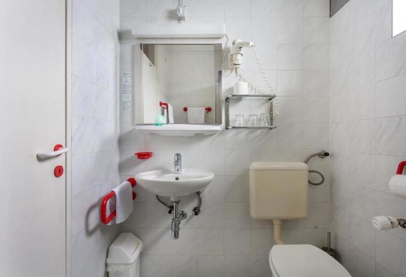 هتل Alma & Castle Hrib