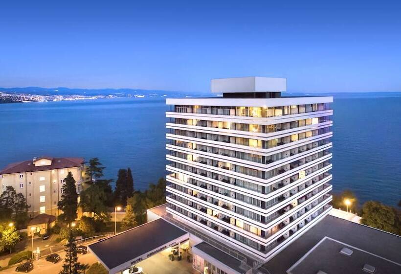 Отель Ambasador  Liburnia