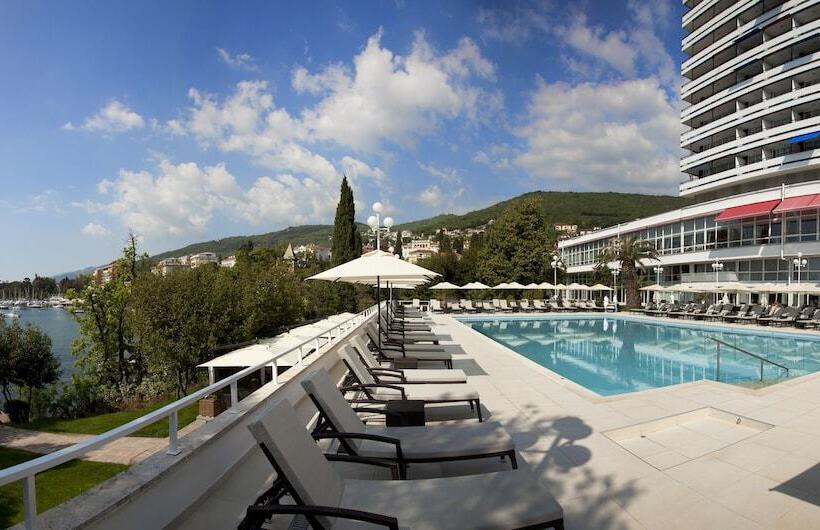 Отель Ambasador  Liburnia