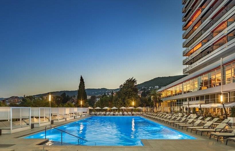 Отель Ambasador  Liburnia