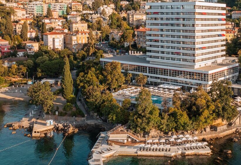 호텔 Ambasador  Liburnia